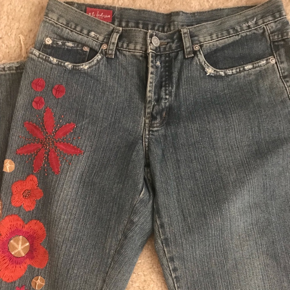 Le Jealous Jeans - Picture 2 of 8